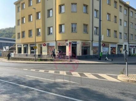 Pronájem kanceláře, 330 m²