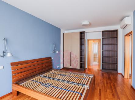 Pronájem bytu, 4+kk, 120 m²