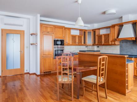 Pronájem bytu, 4+kk, 120 m²