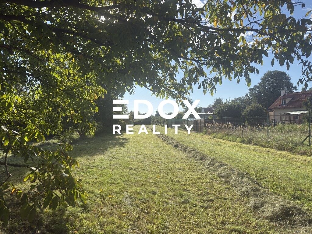 Pronájem zahrady 2 094m2, obec Záryby, Praha - východ.