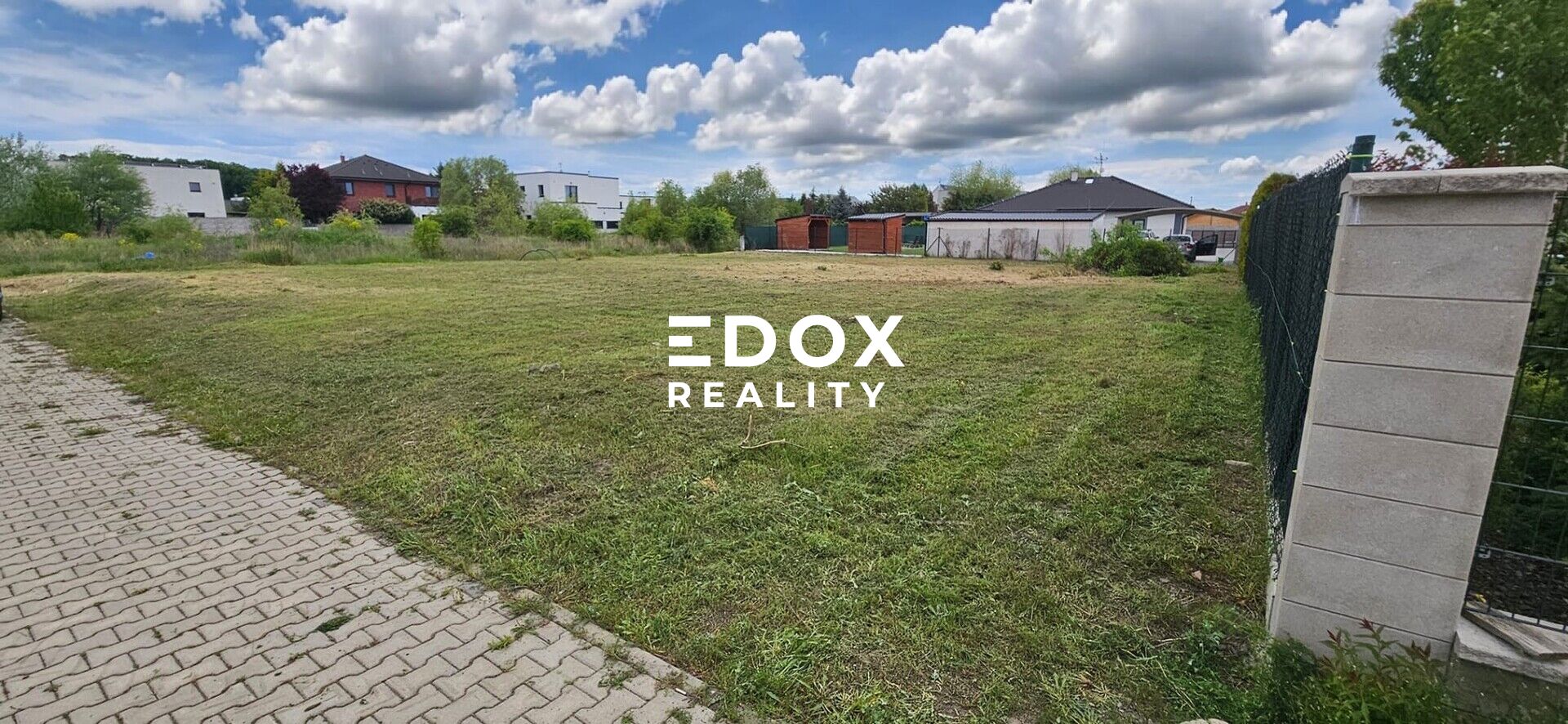 Prodej pozemku 1 038 m² v obci Předboj.