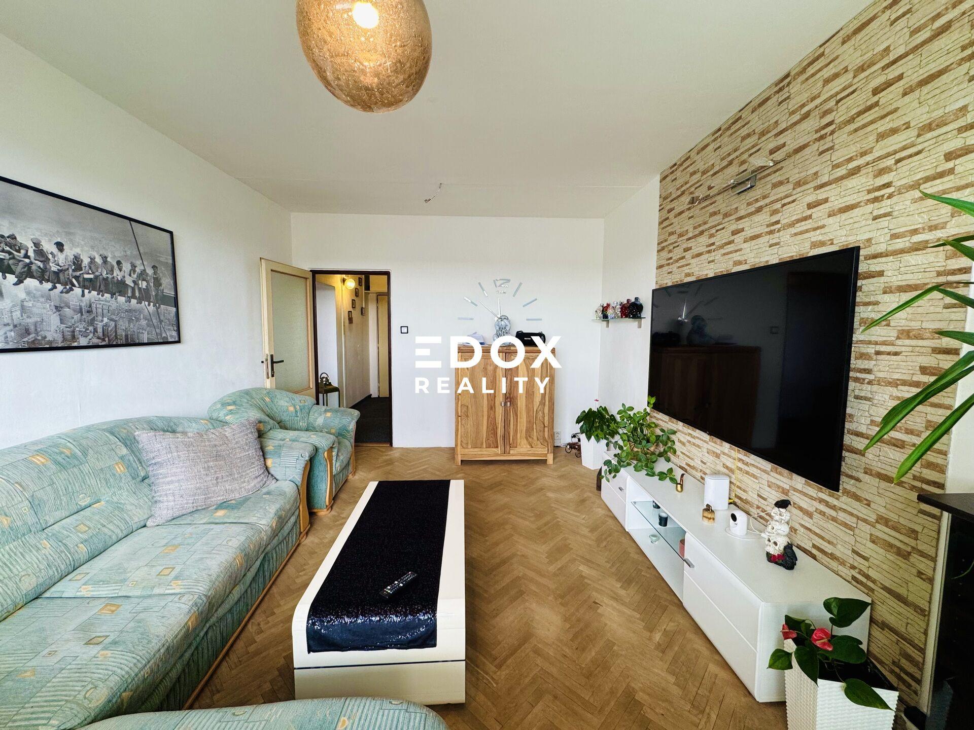 Prodej světlého bytu 3 + 1/L/2S/, 70m2, ve velmi žádané lokalitě v obci Říčany.