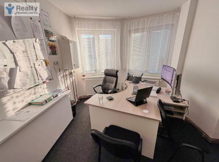 Pronájem kanceláře, 54 m²