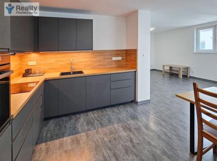Pronájem bytu, 3+kk, 82 m²