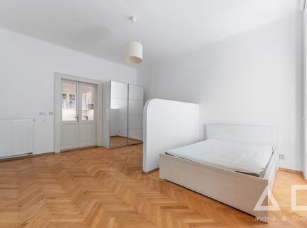 Pronájem bytu, 1+kk, 35 m²