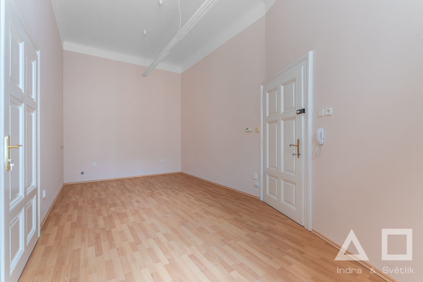 Pronájem  -  kanceláře, 36 m2