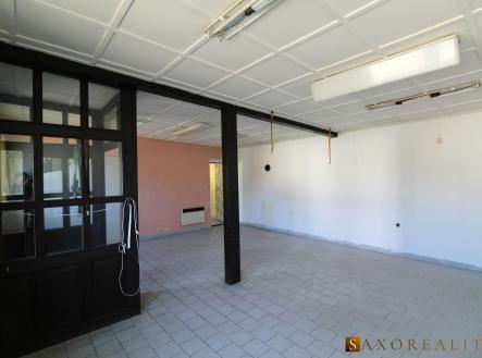 Pronájem komerčního objektu, průmyslový areál, 695 m²