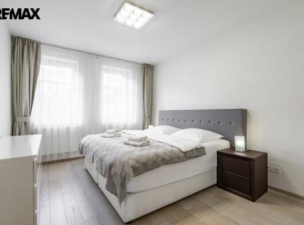 Prodej nájemního domu, 635 m²