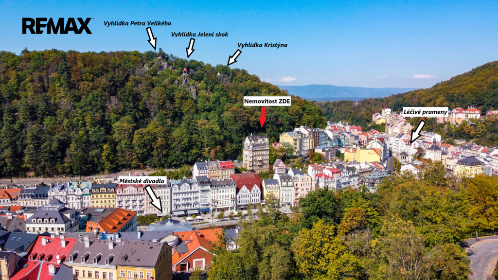 pohled-na-budovu-s-vyznacenim-turistickych-mist.png