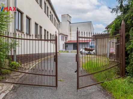 Prodej - skladovací prostor, 1 000 m²
