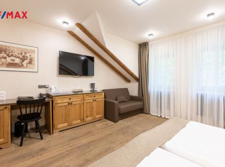 Prodej - hotel, 1 021 m²