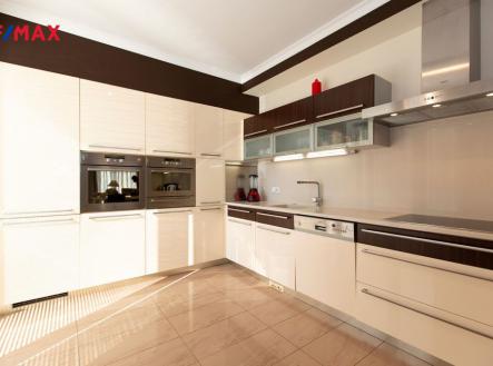 Prodej - dům/vila, 273 m²