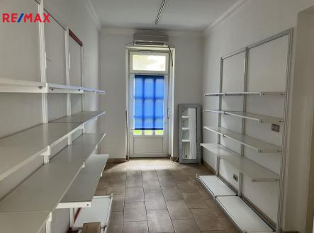 Prodej - obchodní prostor, 92 m²