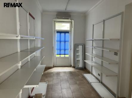 Prodej obchodní prostor, 92 m²