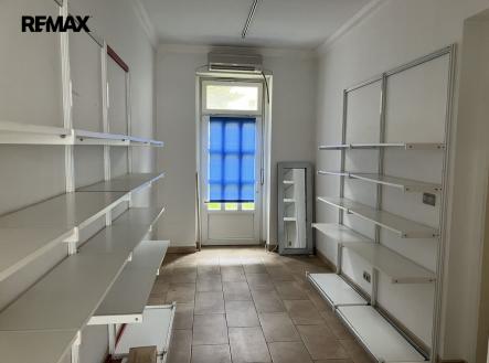 Prodej obchodní prostor, 92 m²