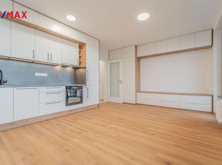 Pronájem bytu, 1+kk, 32 m²