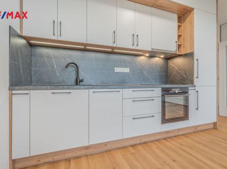 Pronájem bytu, 1+kk, 32 m²