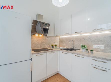 Pronájem bytu, 1+kk, 27 m²