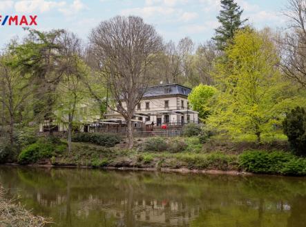 Prodej hotel, 1 021 m²