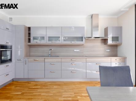 Prodej bytu, 3+kk, 99 m²