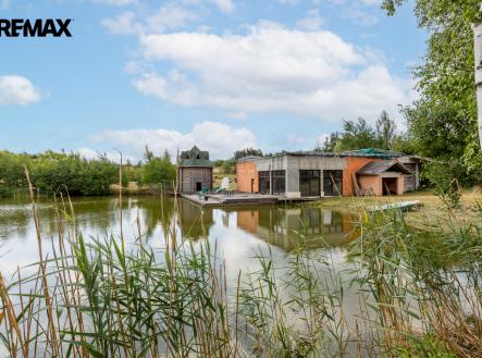Prodej zemědělského objektu, 74 164 m²