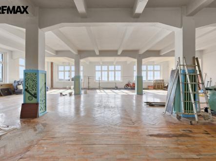 Prodej výrobní prostor, 4 434 m²