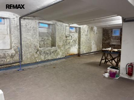 Pronájem skladovací prostor, 75 m²