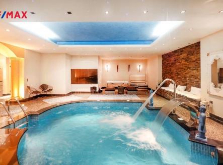 Prodej domu/vily, 1 285 m²