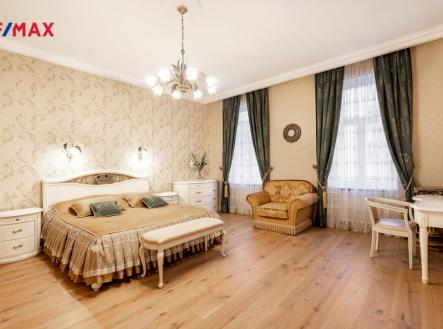 Pronájem bytu, 3+1, 130 m²