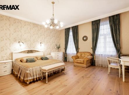 Pronájem bytu, 3+1, 130 m²