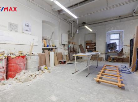 Prodej výrobní prostor, 1 766 m²