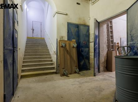 Prodej výrobní prostor, 1 766 m²