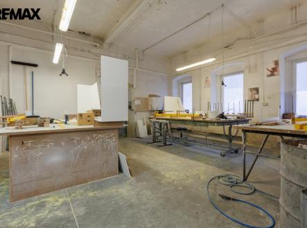 Prodej výrobní prostor, 1 766 m²