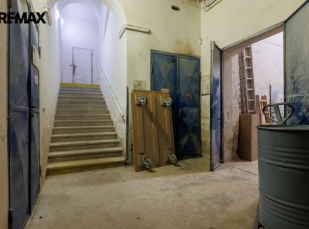 Prodej výrobní prostor, 1 766 m²