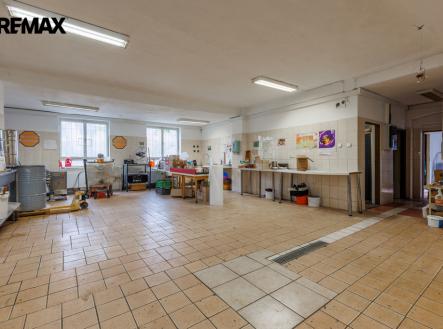 Prodej výrobní prostory, 2 017 m²