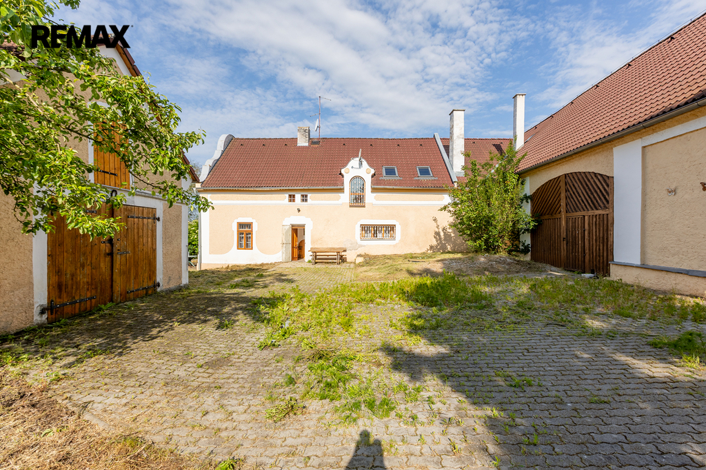 216a9660-hdr.jpg