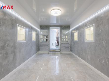 Prodej obchodní prostor, 72 m² obrázek