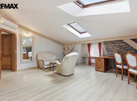 Prodej kanceláře, 205 m²