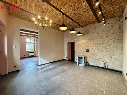 Pronájem obchodní prostor, 42 m²