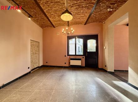 Pronájem obchodní prostor, 42 m²