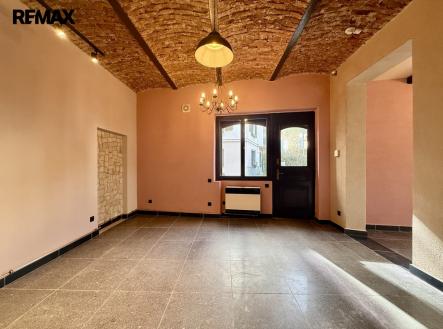 Pronájem obchodní prostor, 42 m²