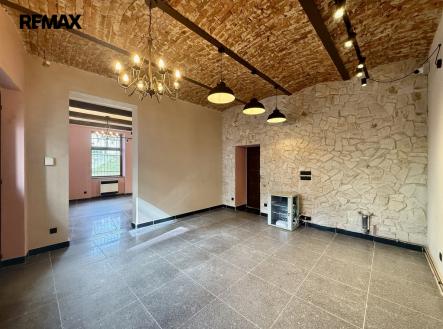 Pronájem obchodní prostory, 42 m²