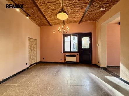Pronájem obchodní prostory, 42 m²