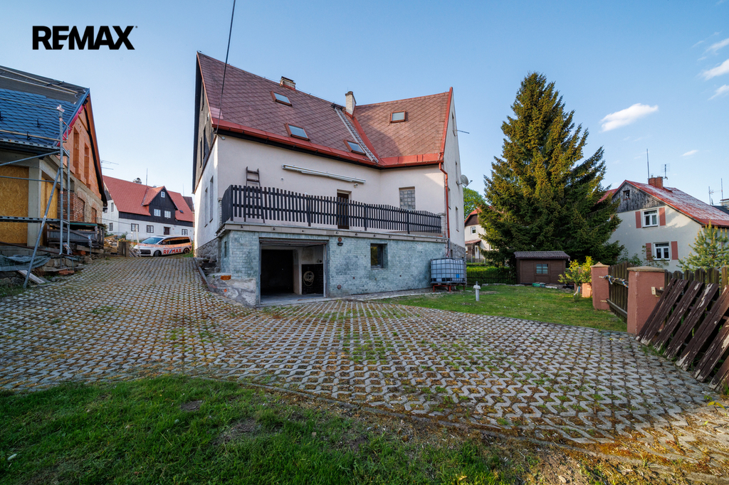 516a0635-hdr.jpg