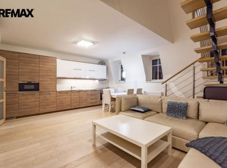 Pronájem bytu, 4+kk, 118 m²