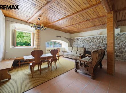 Prodej pozemku pro komerční výstavbu, 105 830 m²