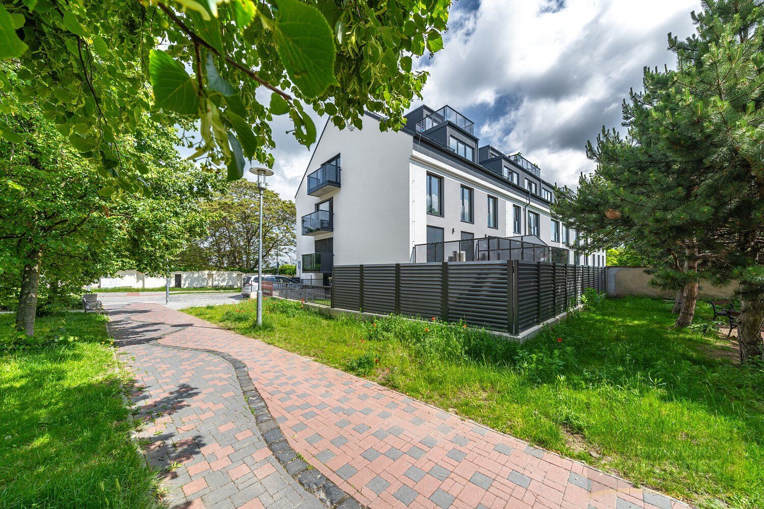 Luxusní nový byt 4+kk, terasa, rezidence U zámecké zahrady, Kladno