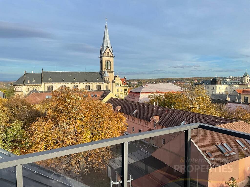 Luxusní nový byt 4+kk, terasa, rezidence U zámecké zahrady, Kladno