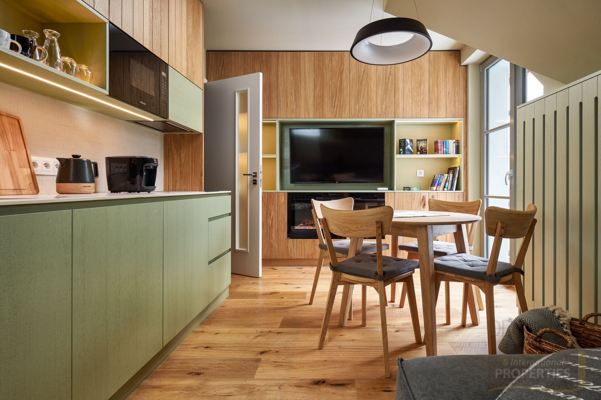 Luxusní horský apartmán 1+k, balkon, parkování, Harrachov, Nový Svět