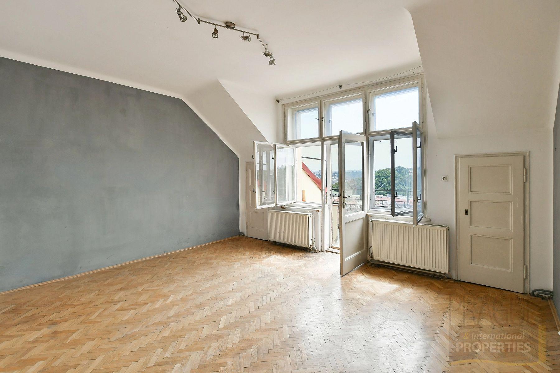 Slunný byt 3+1, balkon, Praha 5, Smíchov